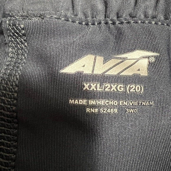 Avía shorts - Picture 6 of 9